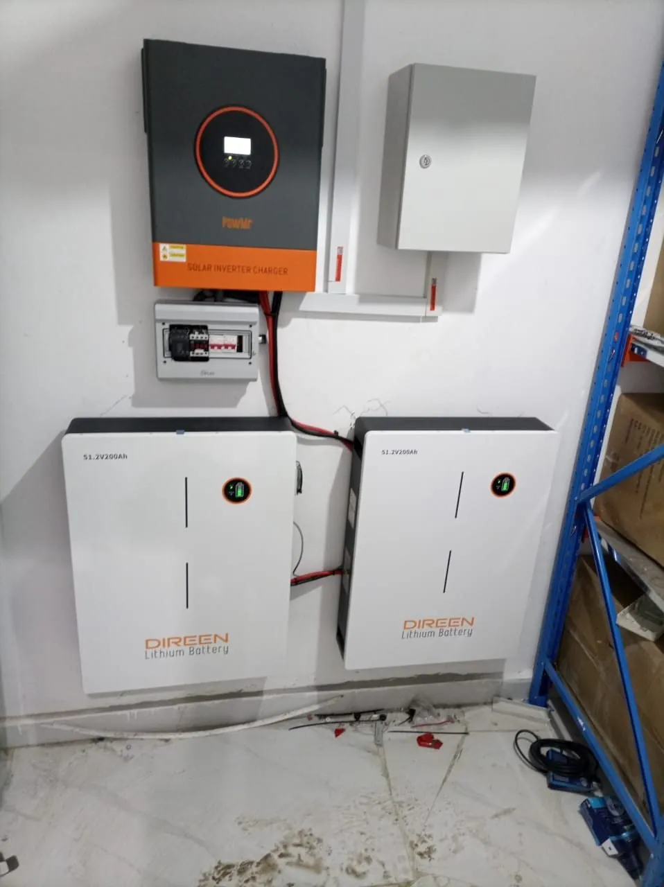 Baterías Direen 51.2V200Ah con inversor PowMr